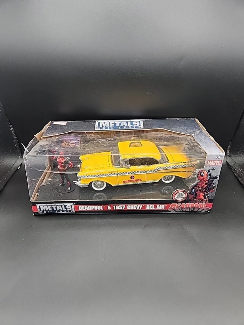 Jada Toys Marvel DEADPOOL & 1957 CHEVY BEL AIR 1:24 Diecast NEW